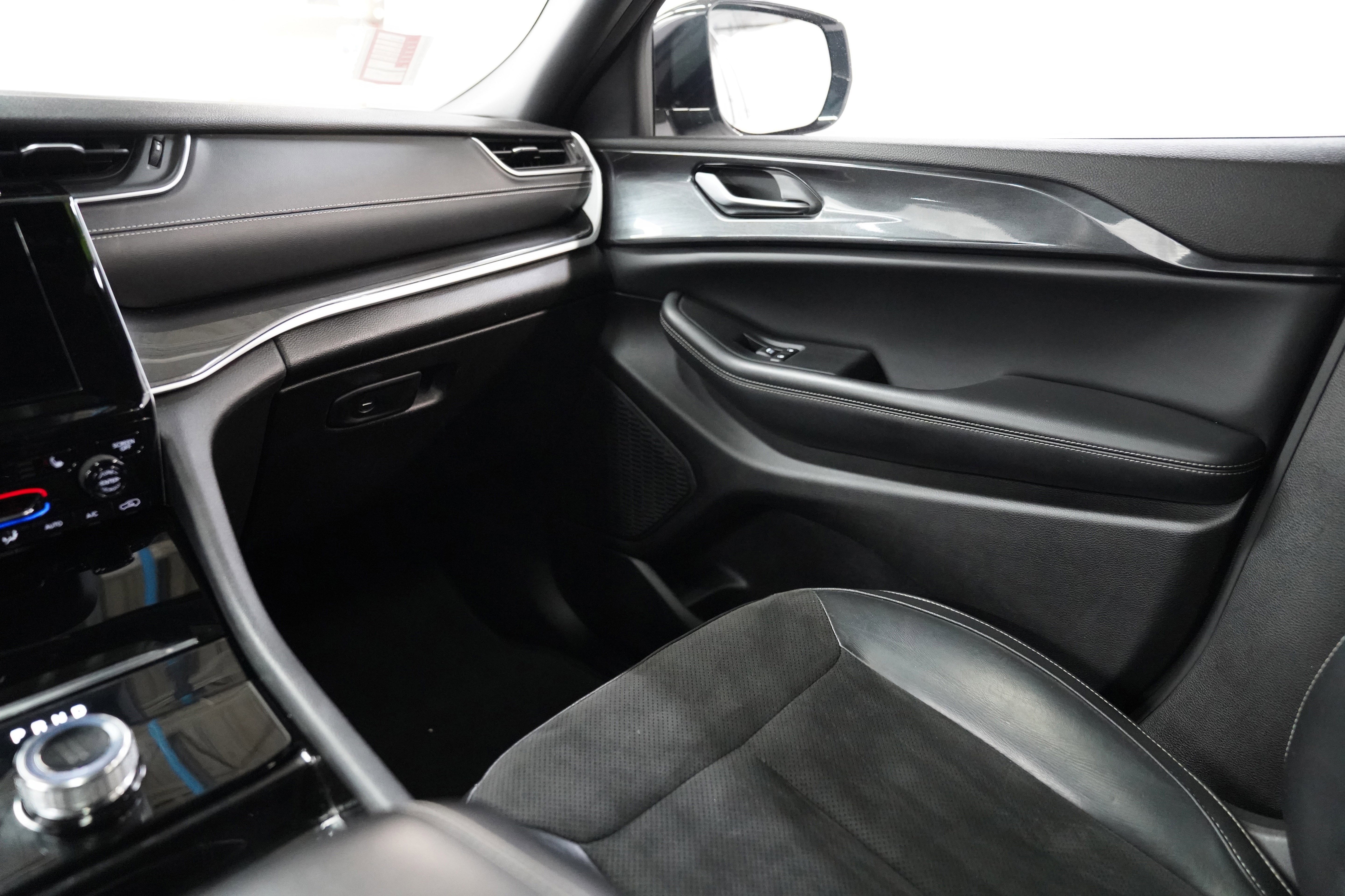 Certified 2023 Jeep Grand Cherokee L Laredo image 14