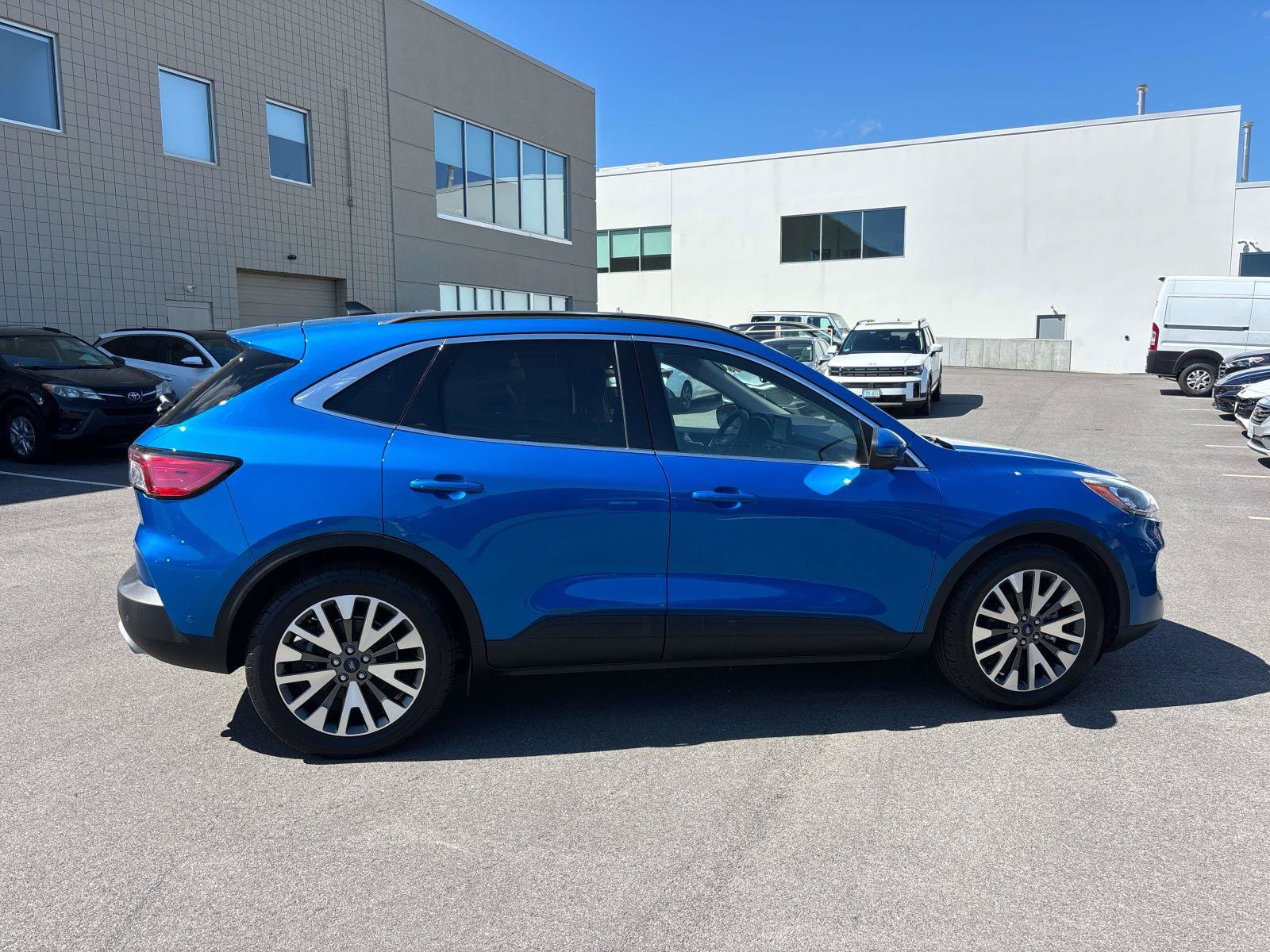 Used 2020 Ford Escape Titanium FWD image 6
