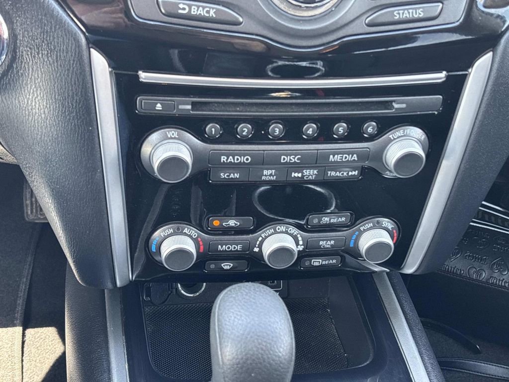 Used 2020 Nissan Pathfinder S AWD/4WD image 18