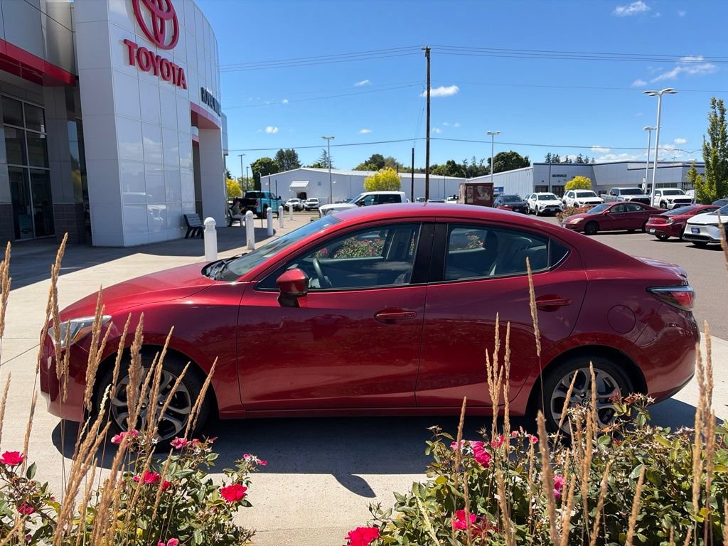 Used 2020 Toyota Yaris LE FWD image 7