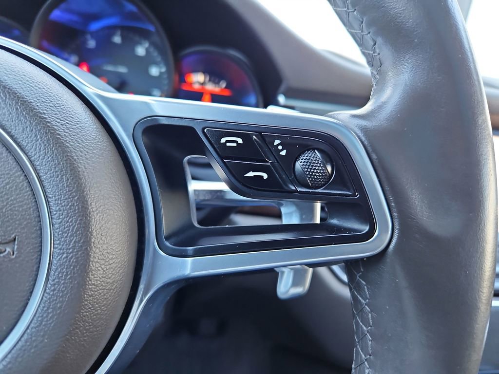 Used 2017 Porsche Macan Base image 12
