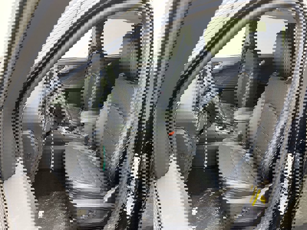 New 2024 Ford Escape SE FWD image 9