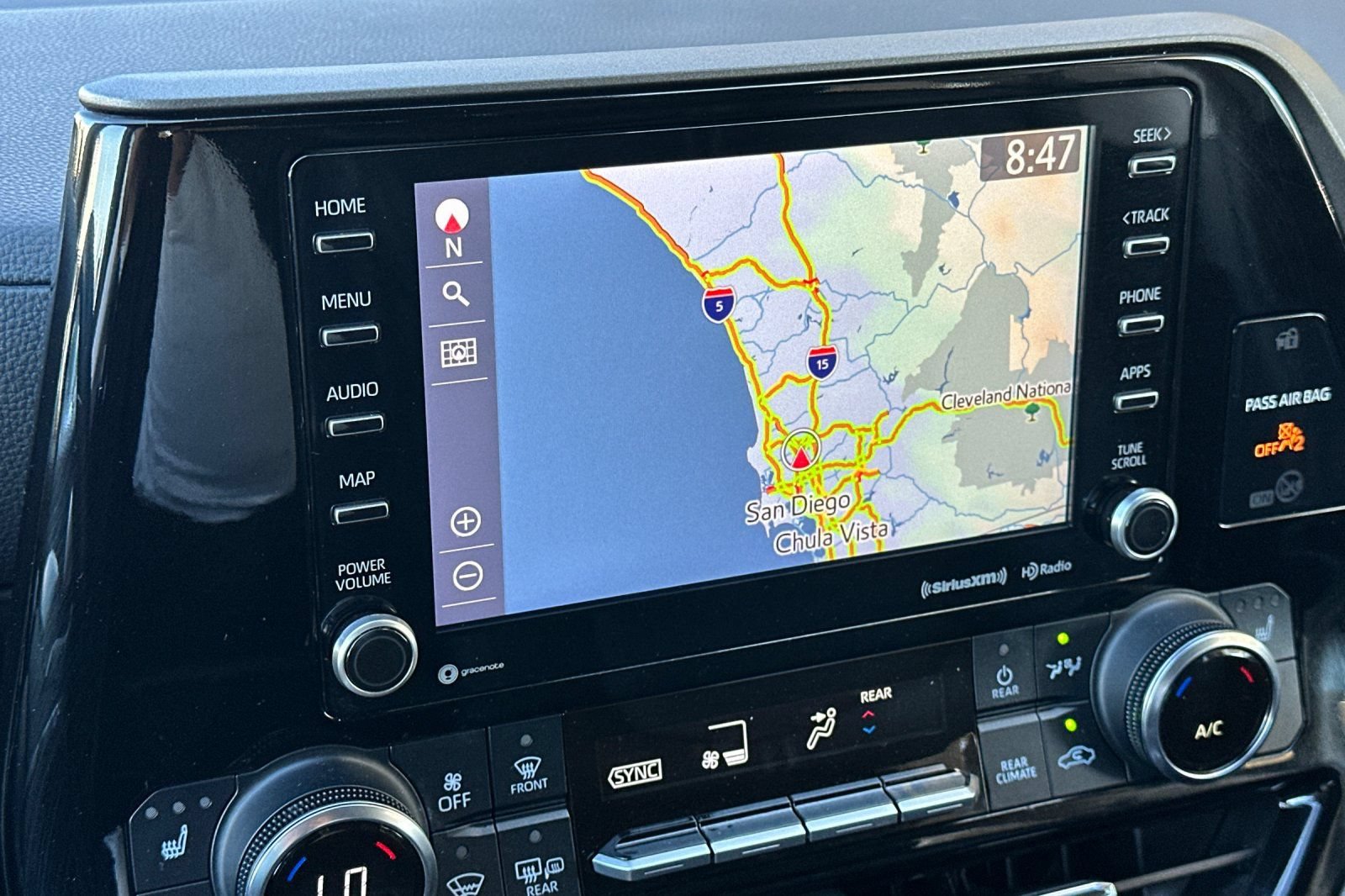 Used 2022 Toyota Highlander XLE FWD image 19