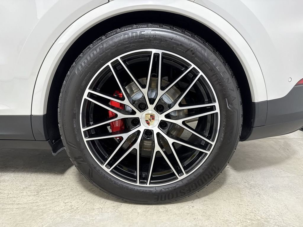 Used 2026 Porsche Cayenne S image 11