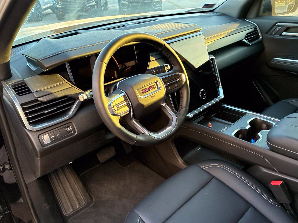 Used 2026 GMC Acadia Elevation w/ Elevation Premium Package FWD image 39