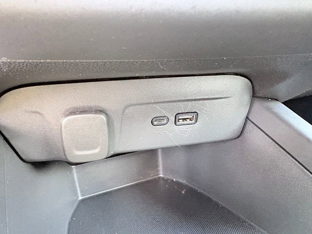 Used 2024 Chevrolet Trax LS w/ LS Convenience Package FWD image 20