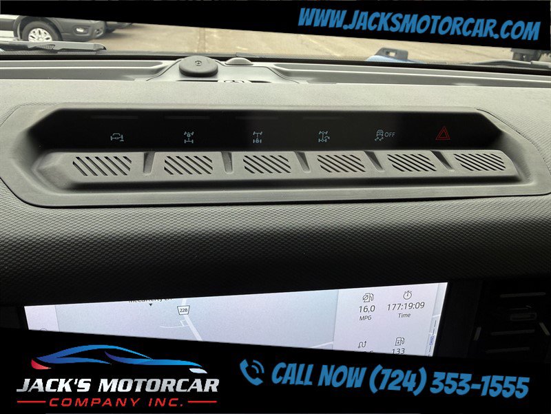 Used 2025 Ford Bronco Badlands image 37