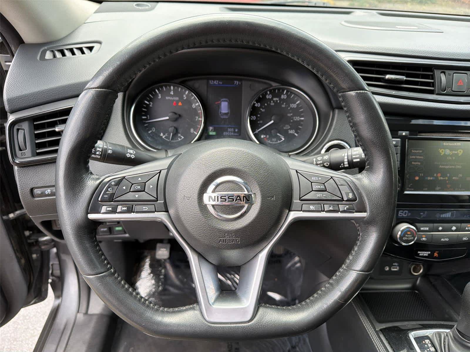 Used 2018 Nissan Rogue SL FWD image 16