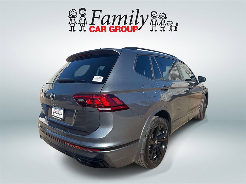 Used 2024 Volkswagen Tiguan SE R-Line image 3