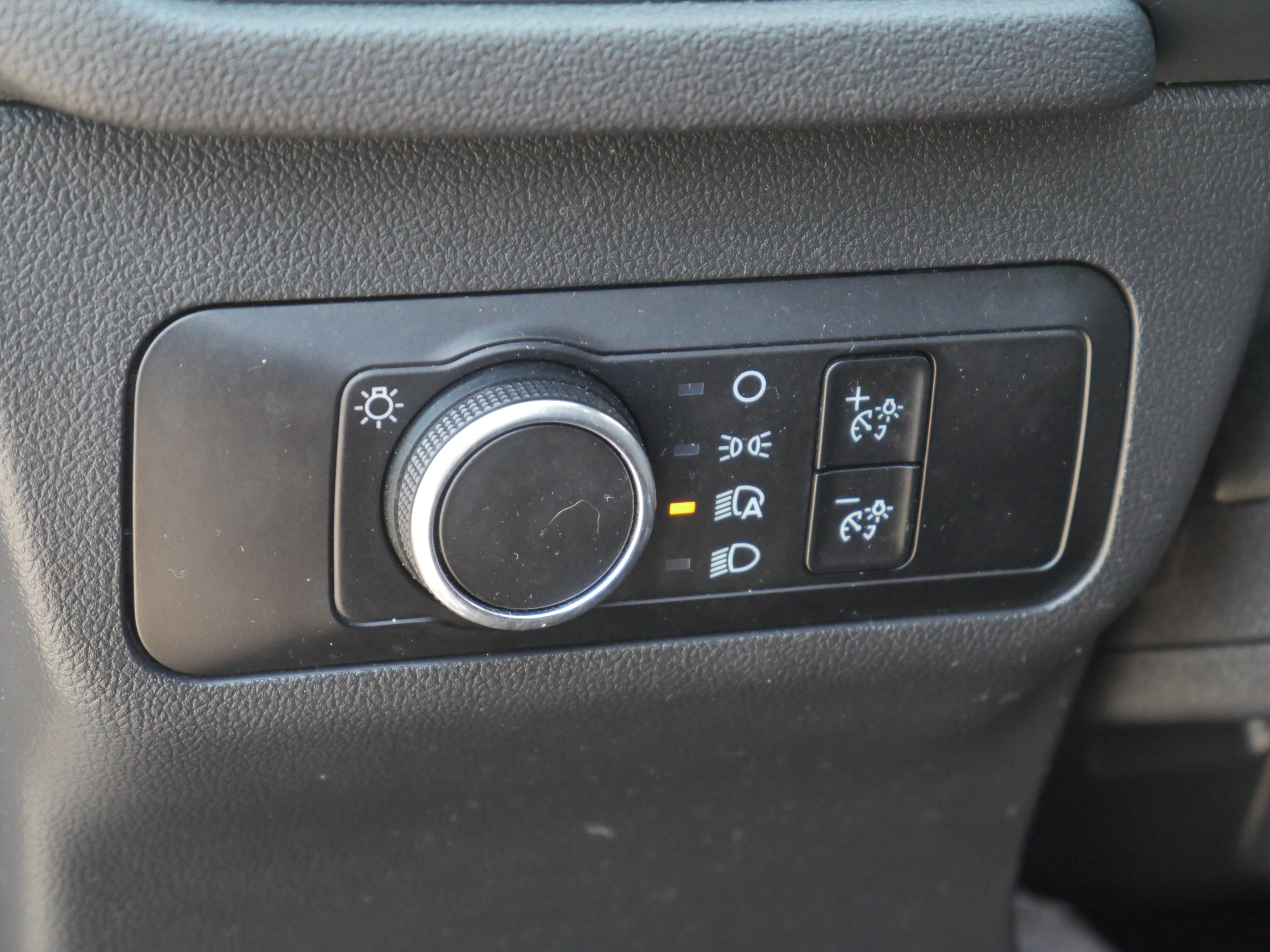 Certified 2025 Ford Escape Active AWD/4WD image 5