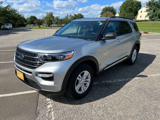 Used 2023 Ford Explorer XLT w/ Equipment Group 202A AWD/4WD image 5
