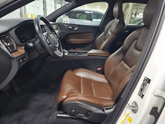 Used 2022 Volvo XC60 B5 Inscription w/ Advanced Package image 5