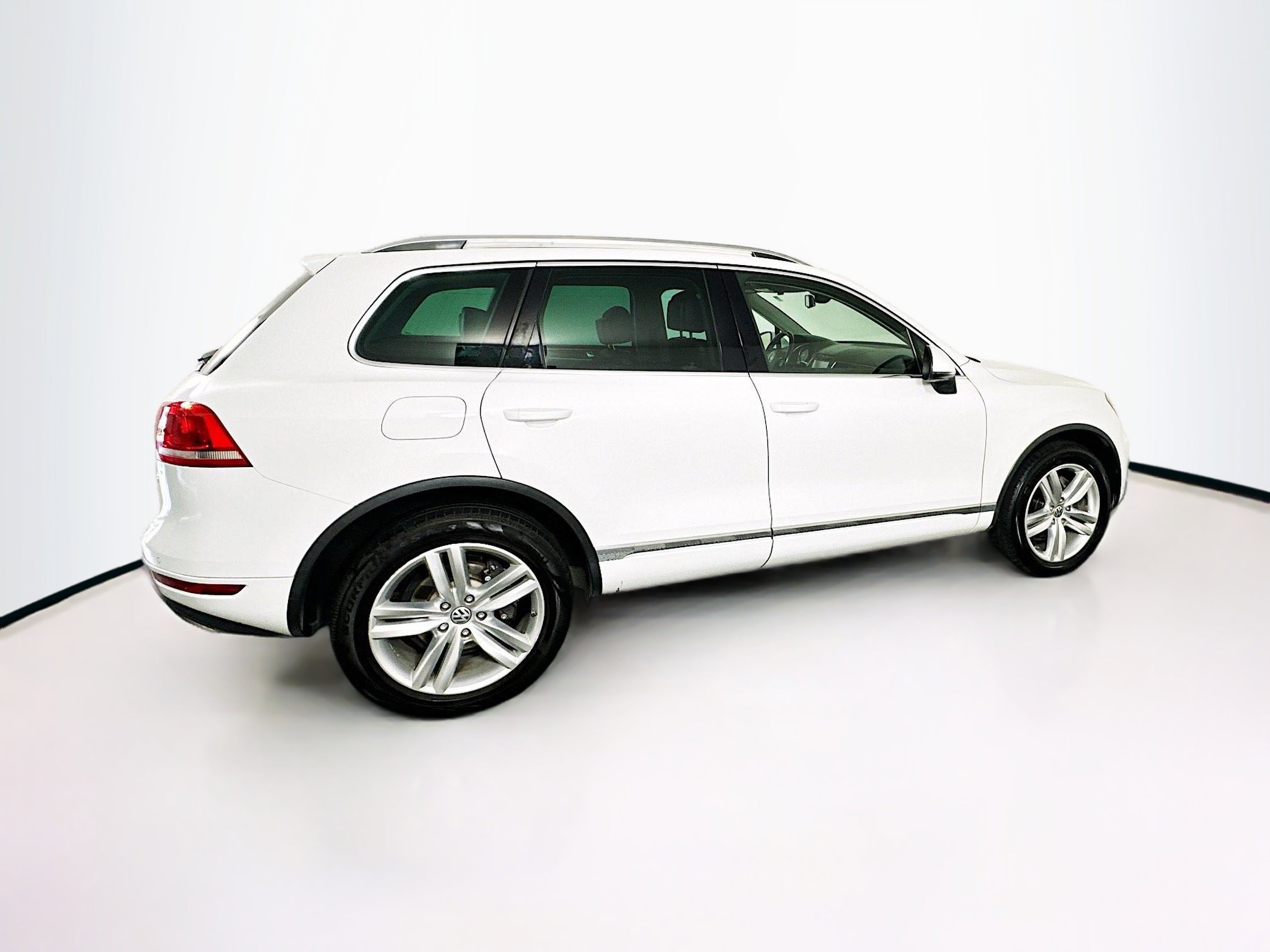 Used 2012 Volkswagen Touareg Sport AWD/4WD image 10