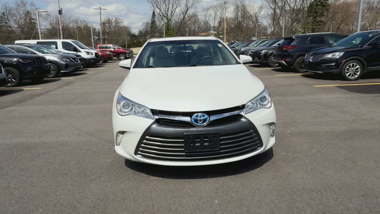 Used 2015 Toyota Camry XLE w/ Moonroof Package image 3