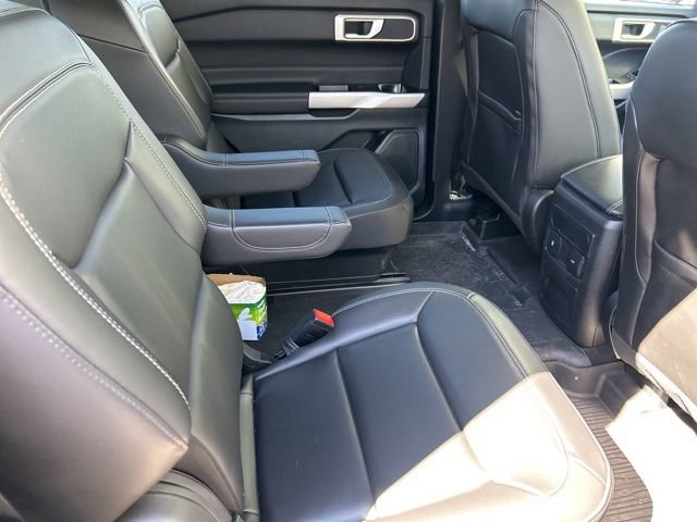 Used 2023 Ford Explorer XLT w/ Equipment Group 202A image 6