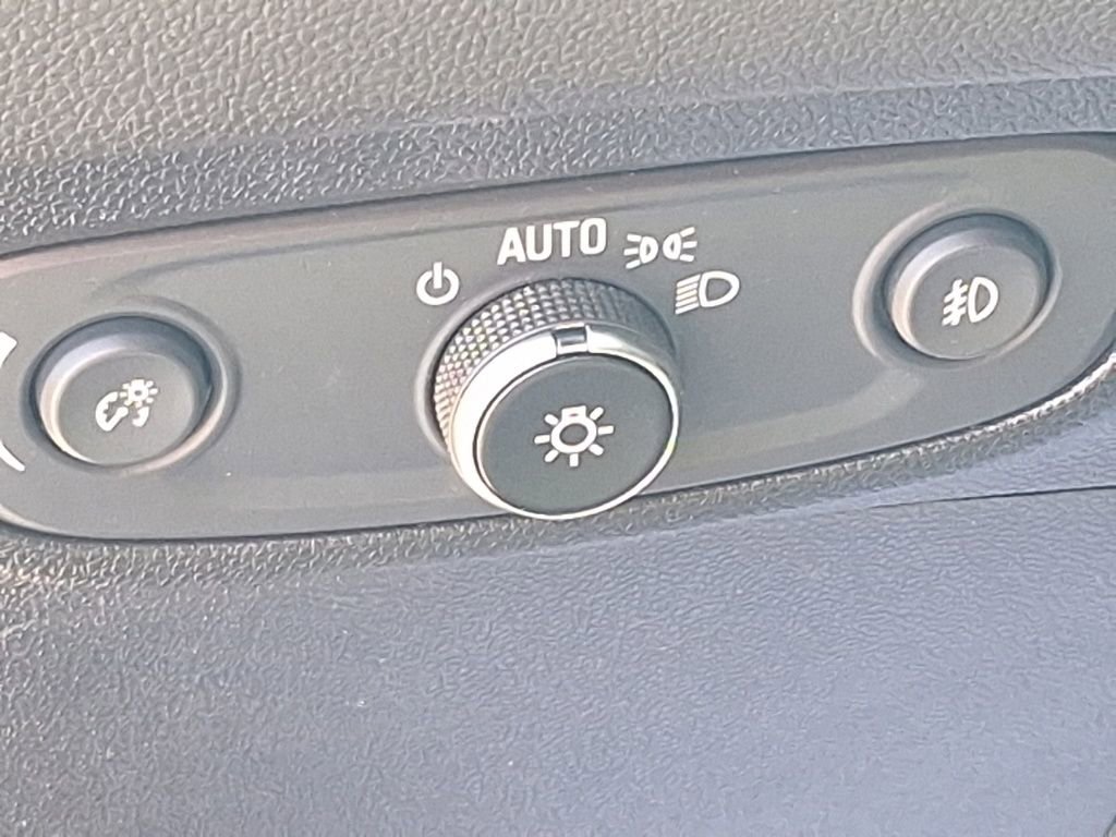 Used 2021 Buick Encore GX Select w/ Sport Touring Package image 24