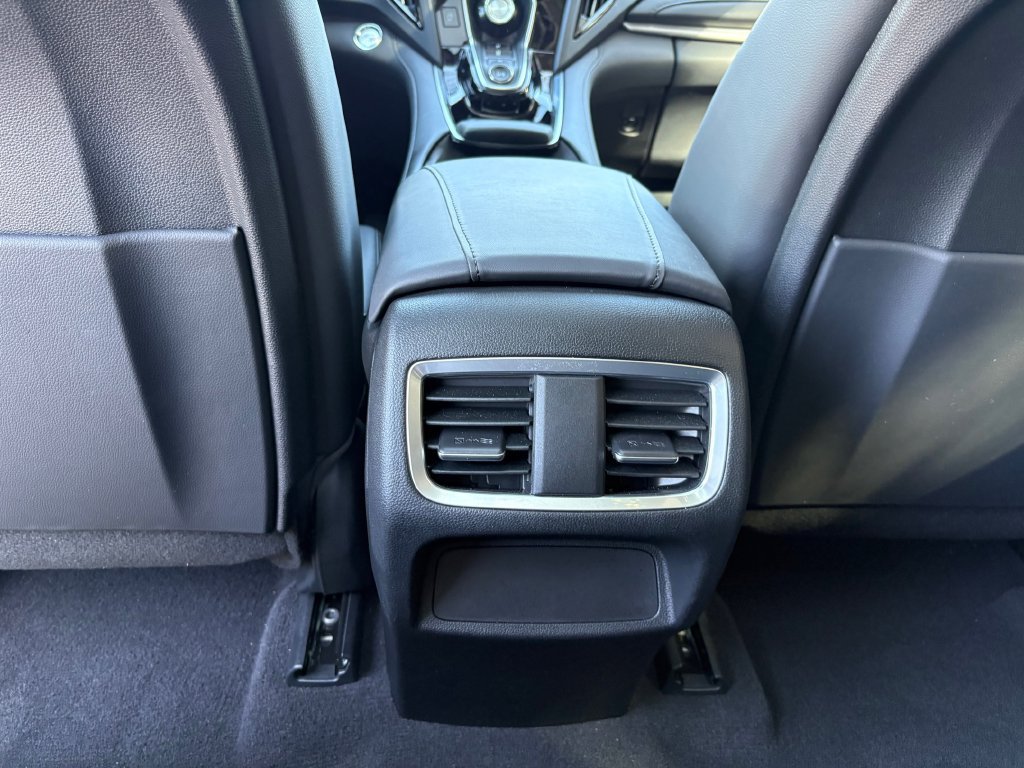Used 2024 Acura RDX SH-AWD image 15