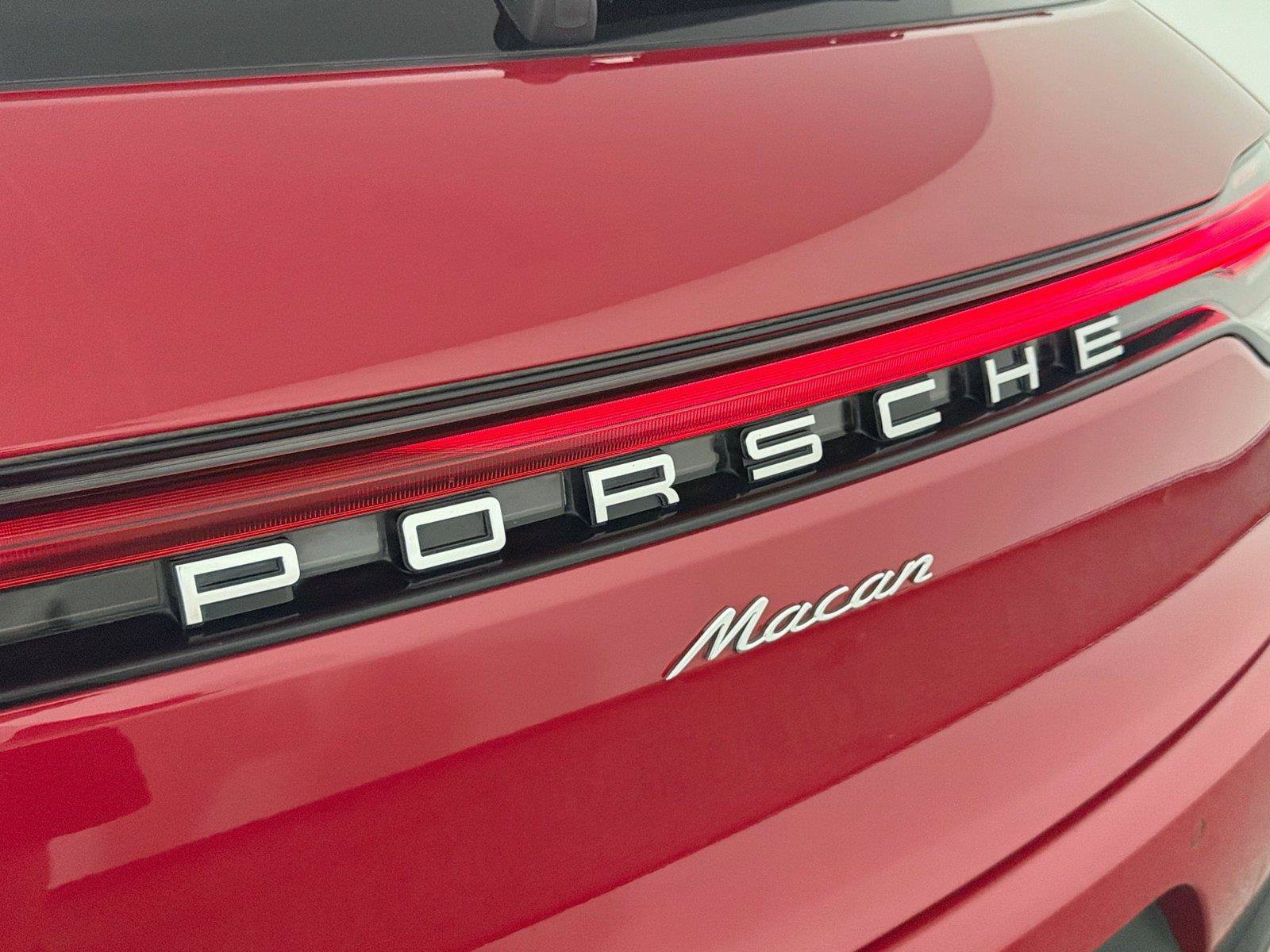 Certified 2021 Porsche Macan AWD/4WD image 17
