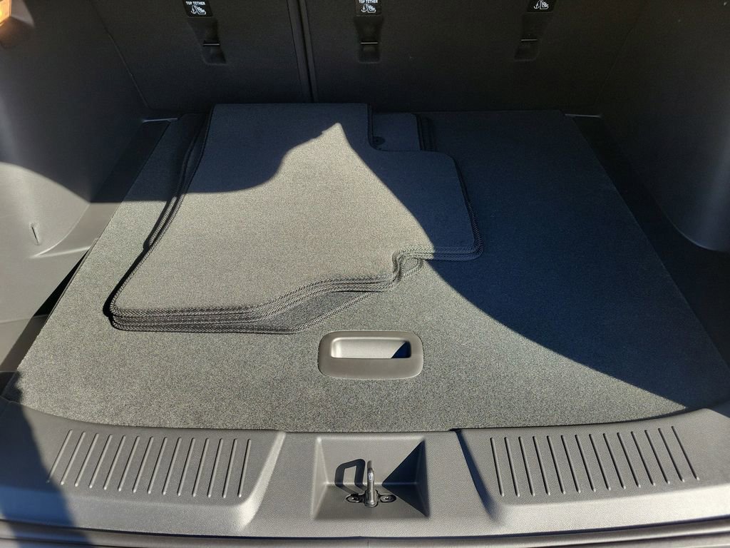 New 2026 Chevrolet Trax RS w/ Sunroof Package image 9