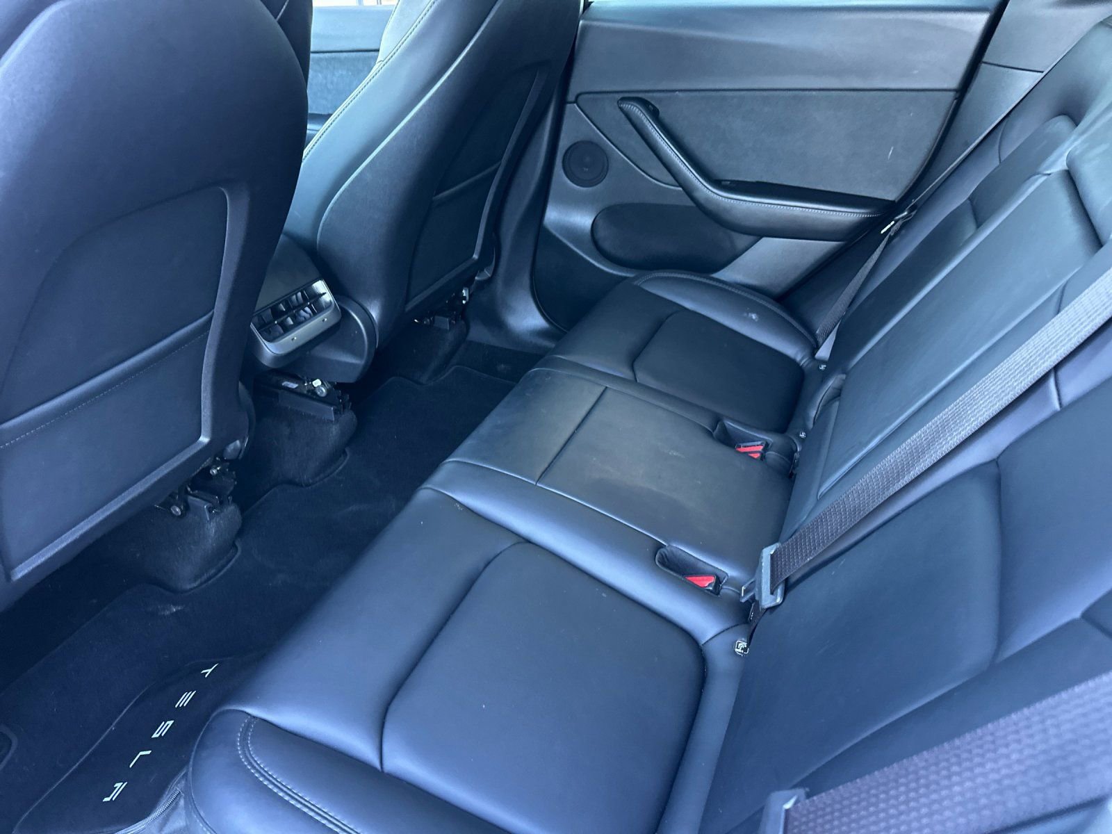 Used 2022 Tesla Model Y Performance AWD/4WD image 11