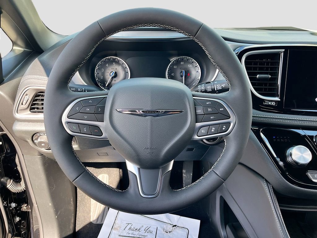 New 2026 Chrysler Pacifica Limited FWD image 11