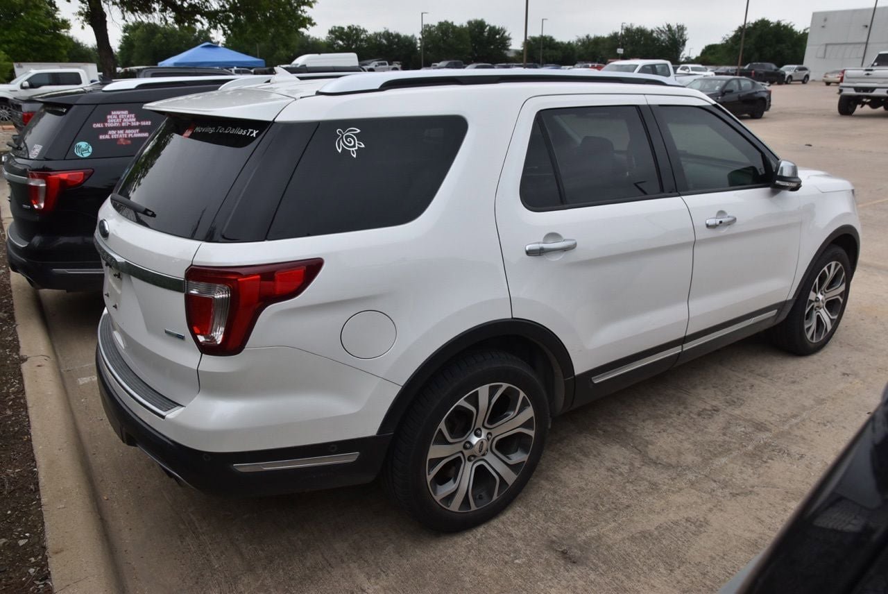Used 2019 Ford Explorer Platinum AWD/4WD image 6