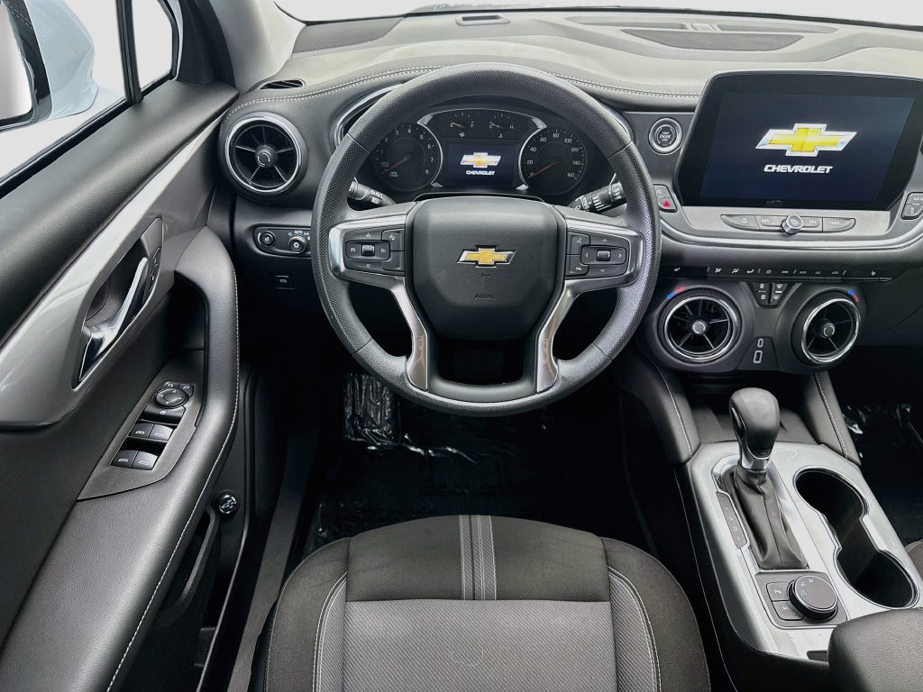 Used 2024 Chevrolet Blazer LT w/ Convenience Package FWD image 10