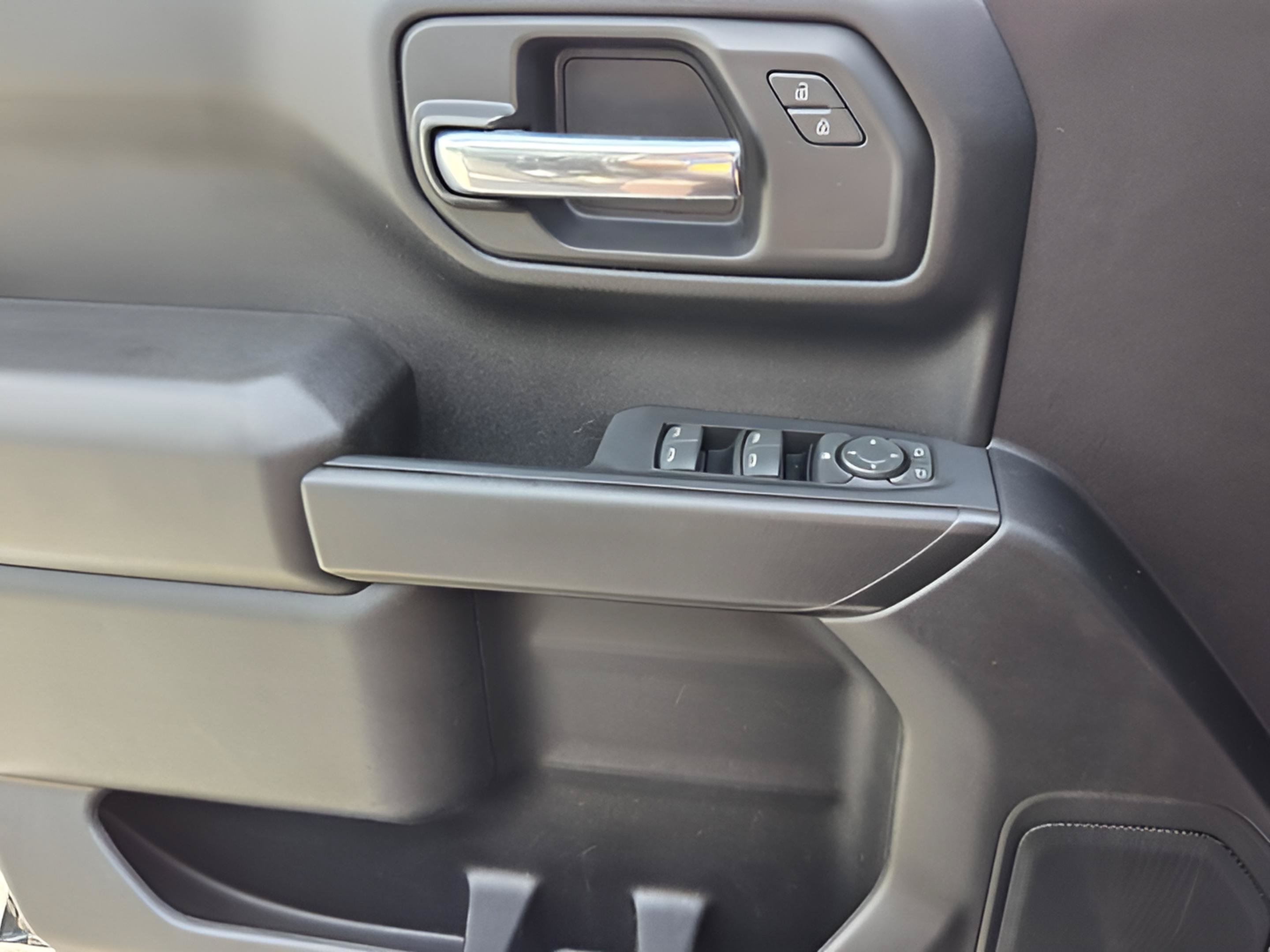 Used 2023 Chevrolet Silverado 1500 Custom AWD/4WD image 25