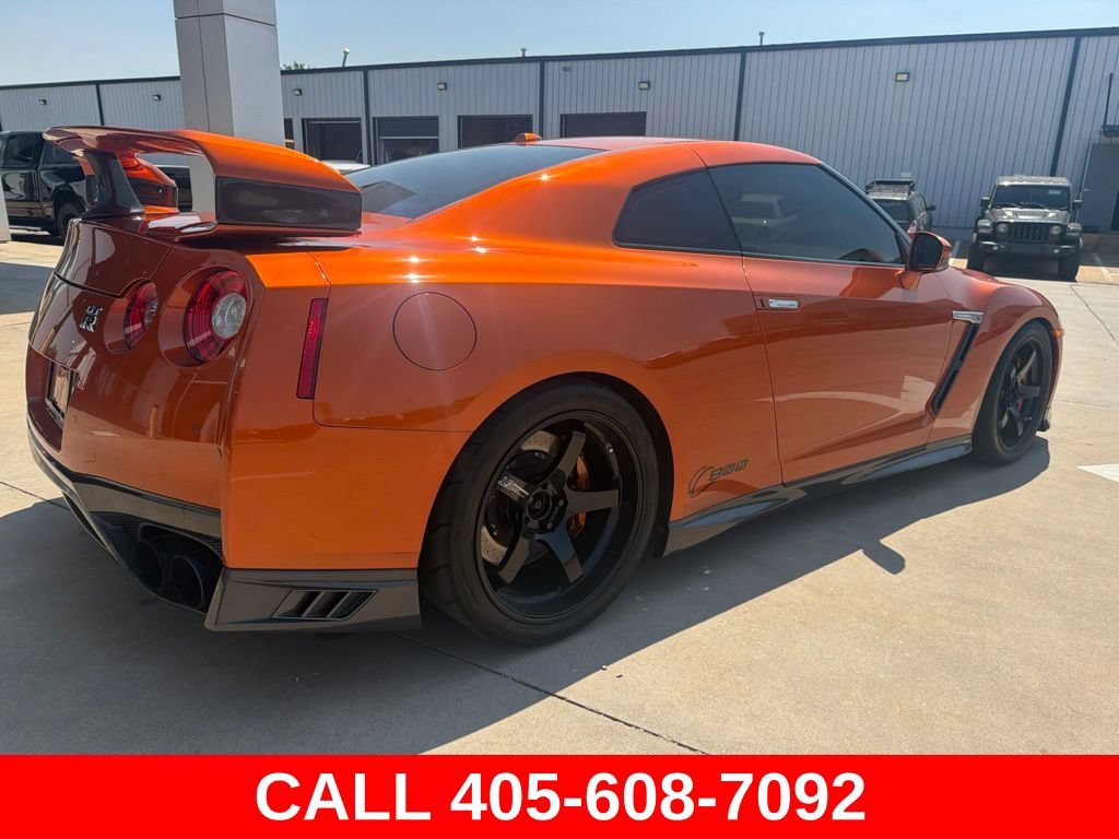 Used 2017 Nissan GT-R Premium w/ Premium Interior Package AWD/4WD image 3