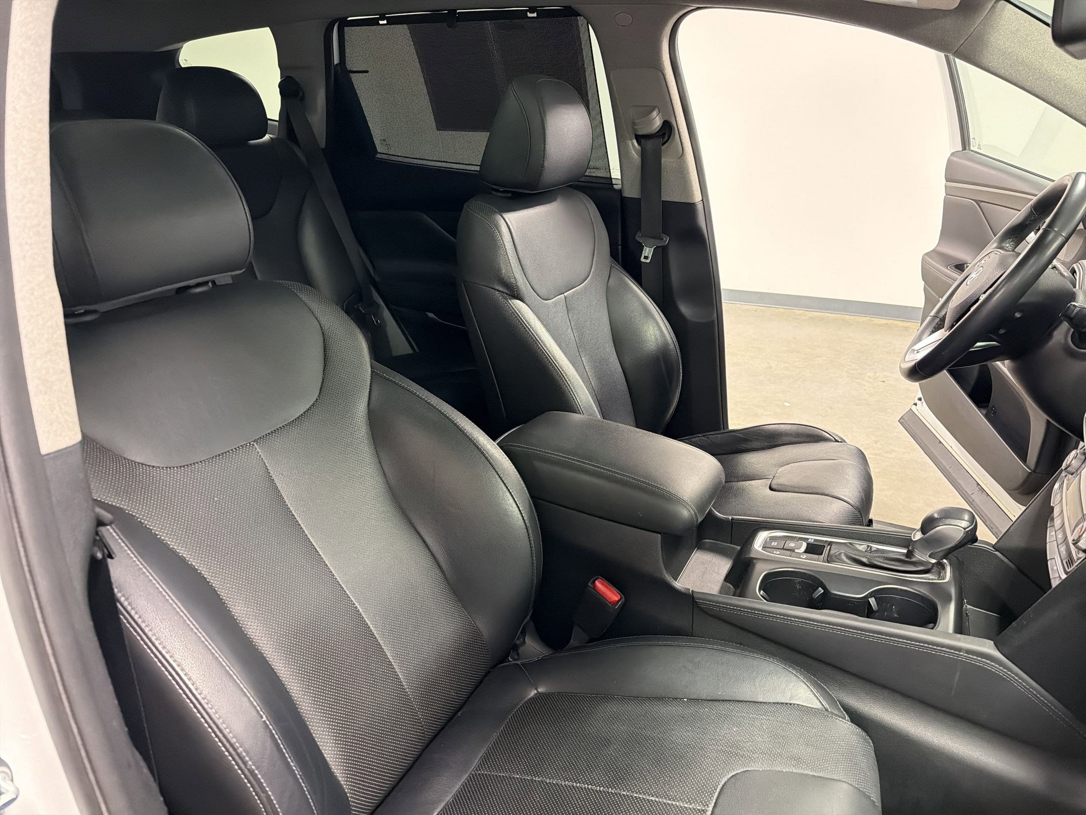 Used 2019 Hyundai Santa Fe Limited image 28