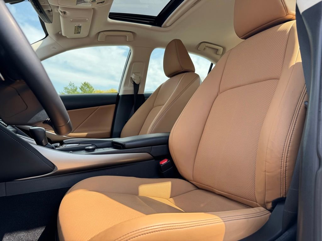 Used 2019 Lexus IS 300 AWD w/ Navigation Package image 5