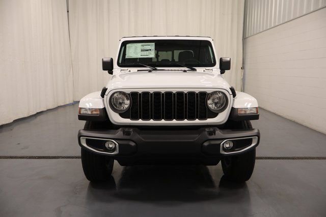 New 2025 Jeep Gladiator Sport AWD/4WD image 3