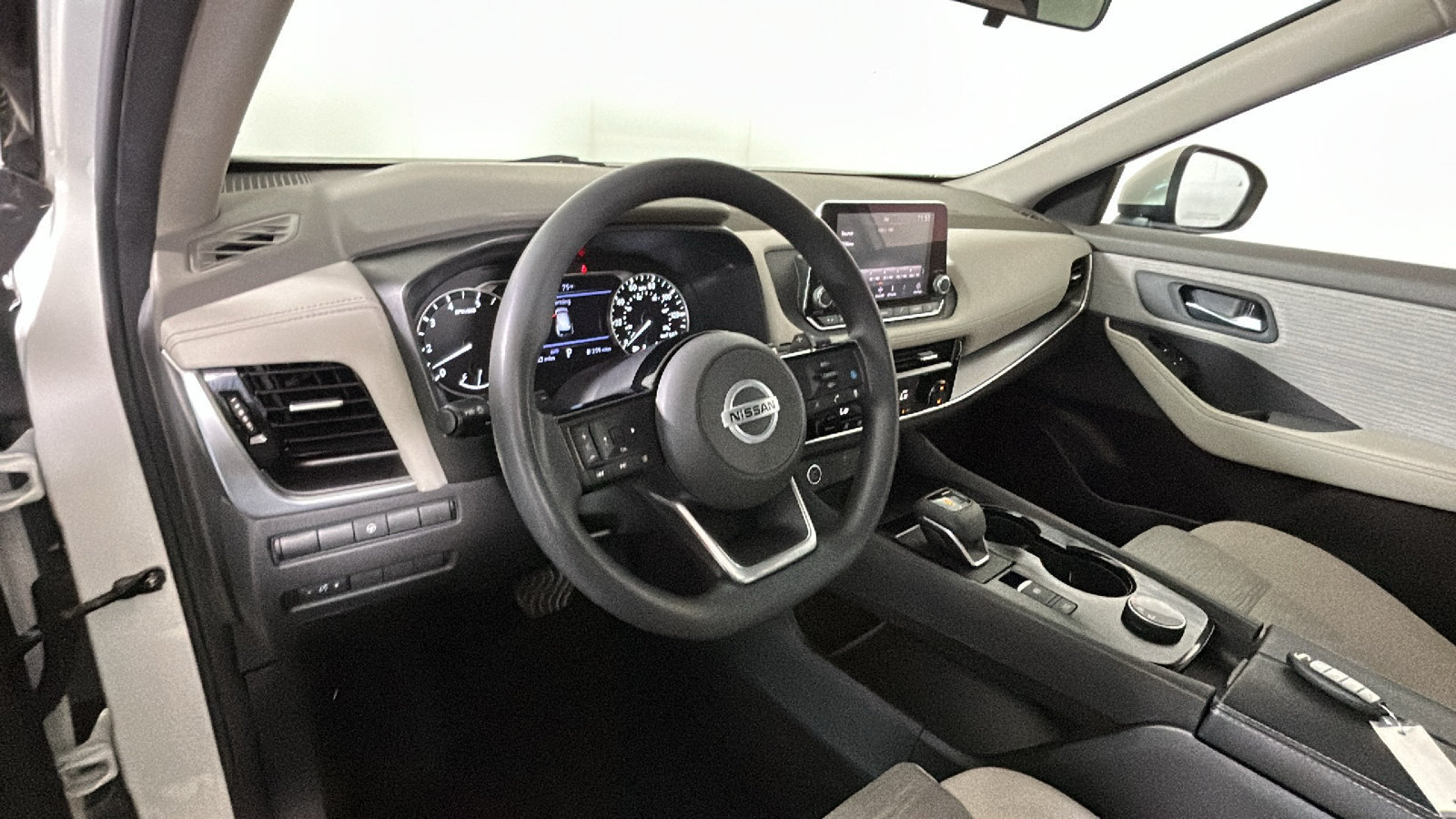 Used 2021 Nissan Rogue SV AWD/4WD image 17