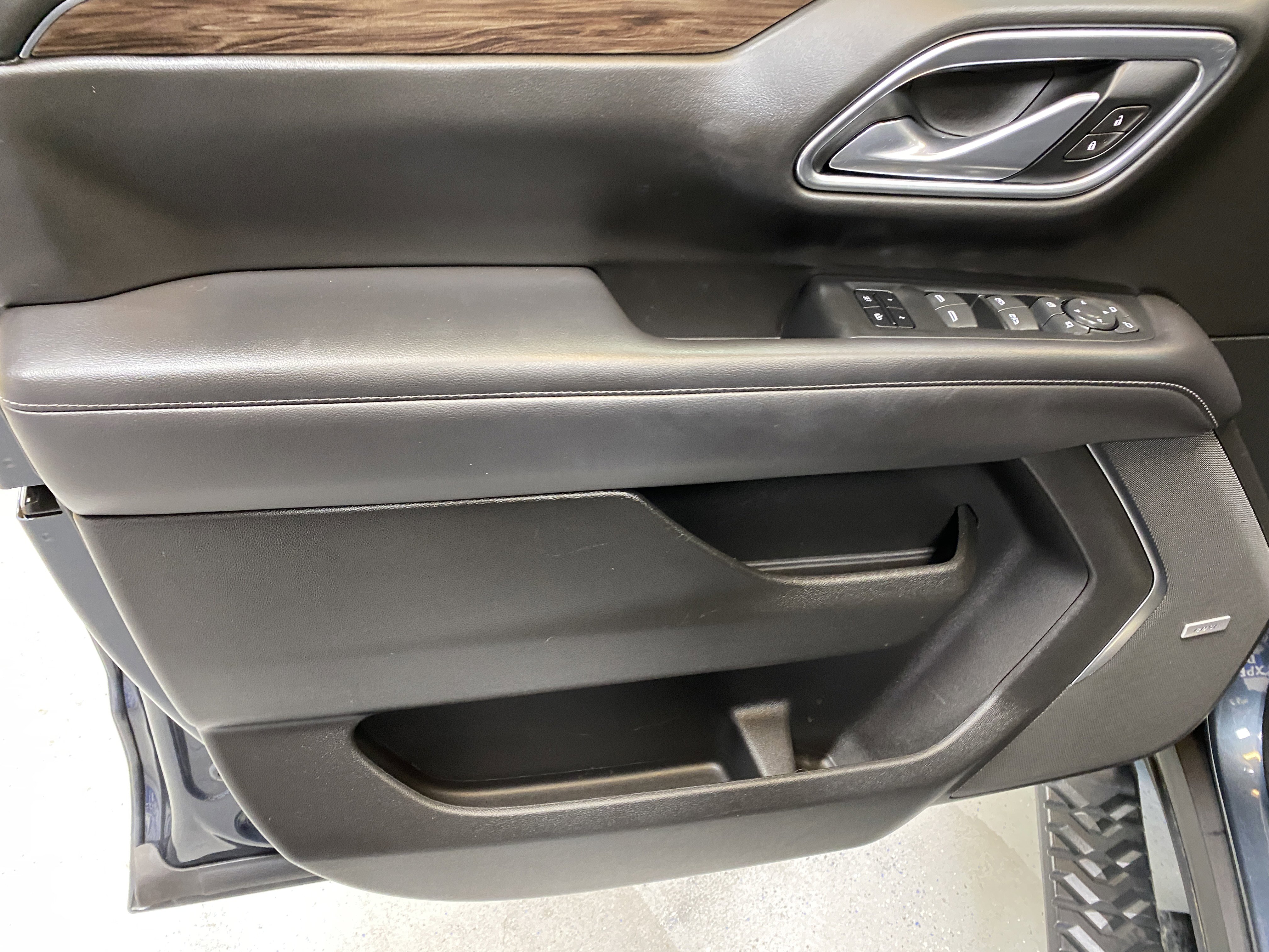 Used 2021 Chevrolet Tahoe Z71 w/ Luxury Package image 20