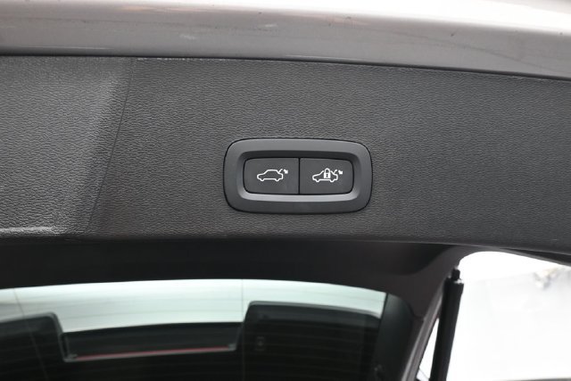 Used 2023 Volvo XC40 B5 Ultimate w/ Protection Package Premier AWD/4WD image 32