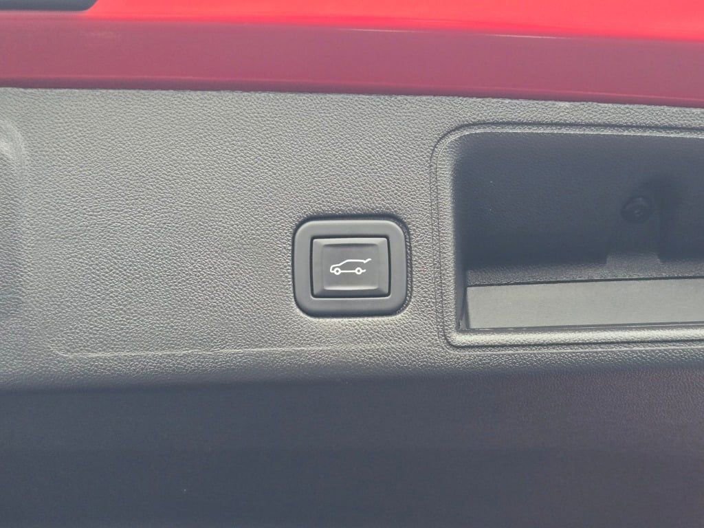 Used 2024 GMC Terrain AT4 w/ Infotainment Package II image 17