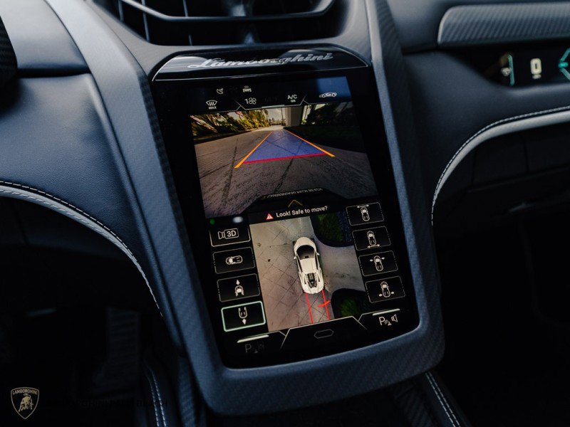 Used 2024 Lamborghini Revuelto image 19