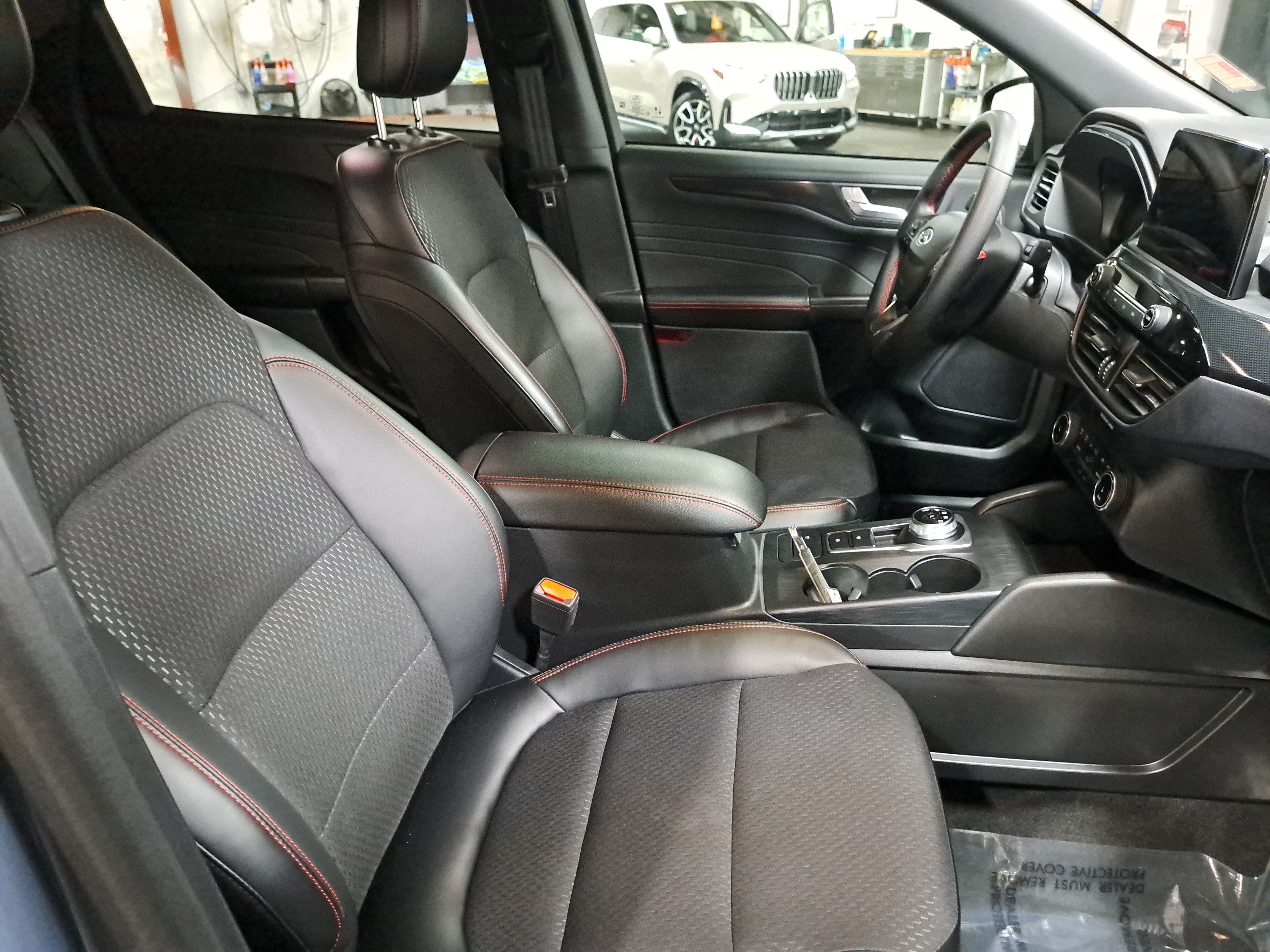 Used 2025 Ford Escape ST-Line FWD image 10