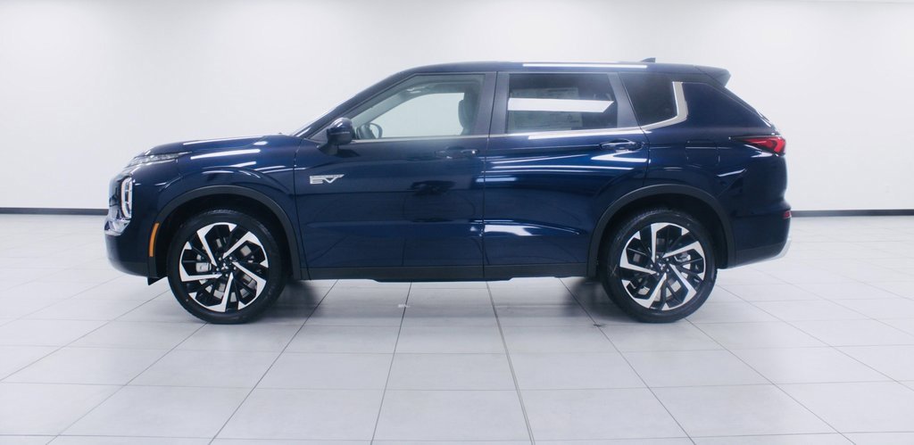 New 2025 Mitsubishi Outlander SE image 2