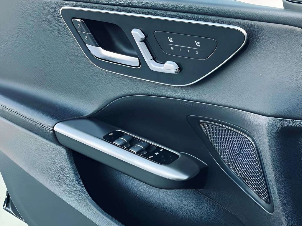 Used 2024 Mercedes-Benz C 300 4MATIC Sedan image 20