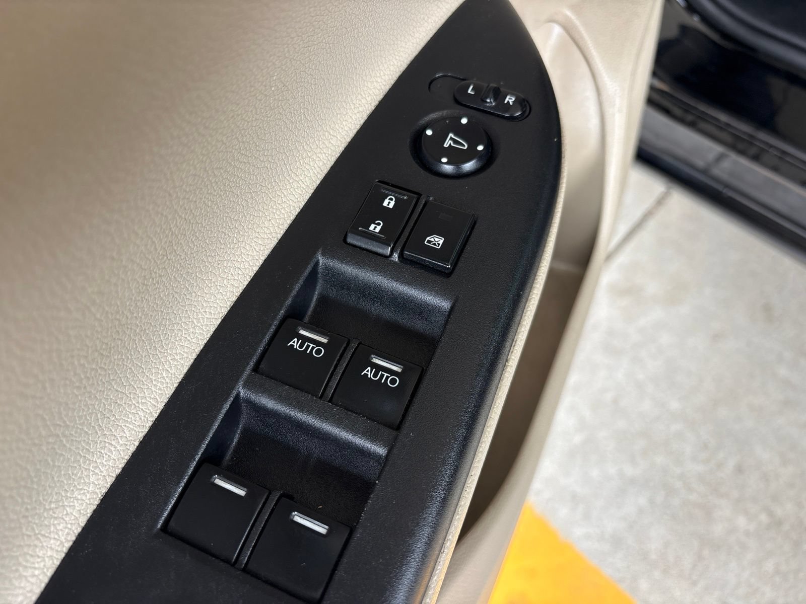 Used 2017 Honda Accord EX-L image 12