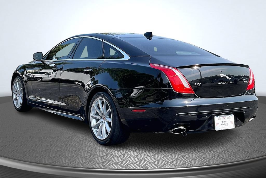Used 2018 Jaguar XJ R-Sport RWD image 5