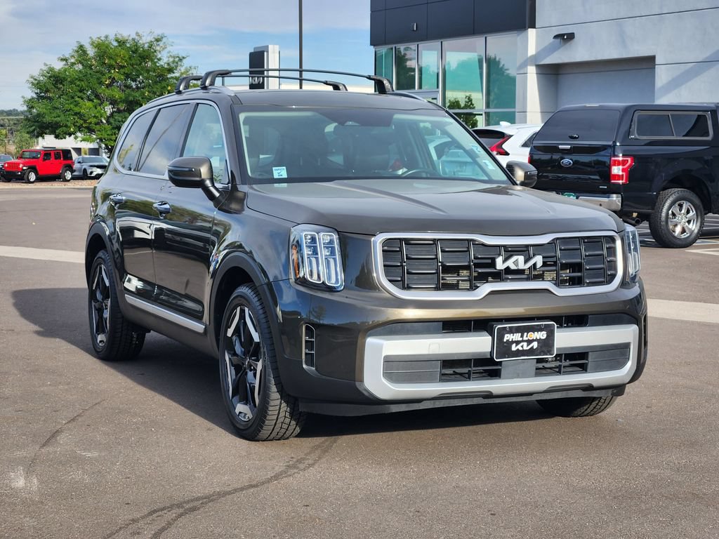 Used 2025 Kia Telluride S AWD/4WD image 3