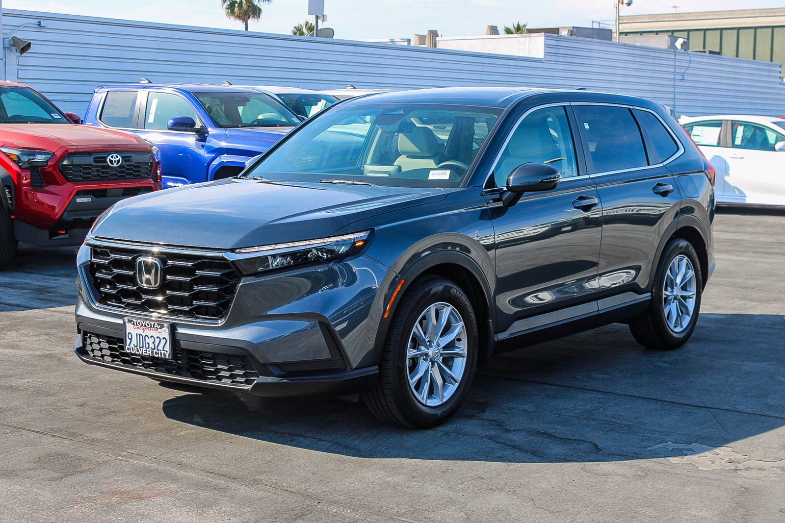 Used 2024 Honda CR-V EX image 3