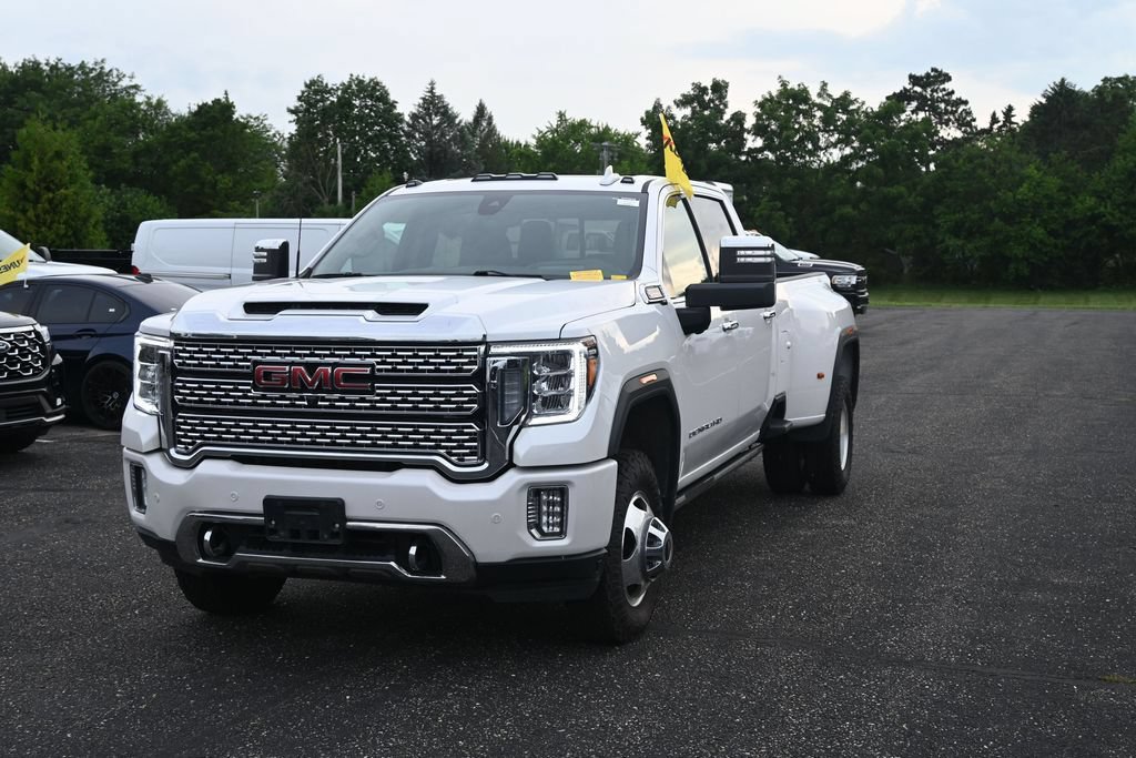 Used 2023 GMC Sierra 3500 Denali w/ Denali Ultimate Package AWD/4WD image 4