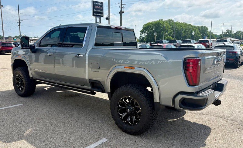 Used 2024 GMC Sierra 2500 Denali Ultimate AWD/4WD image 7