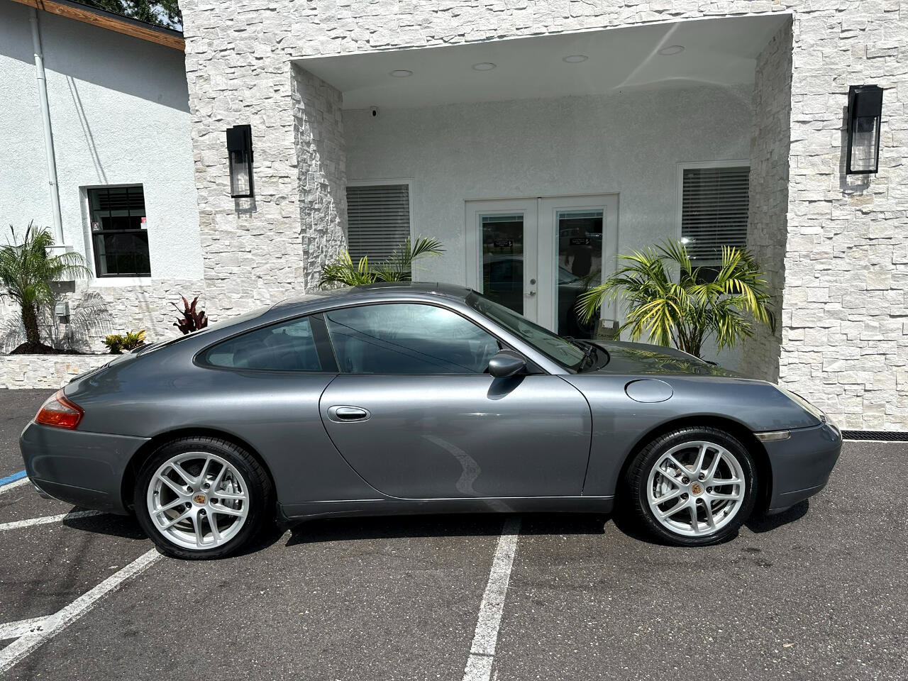 Used 2001 Porsche 911 Carrera image 17