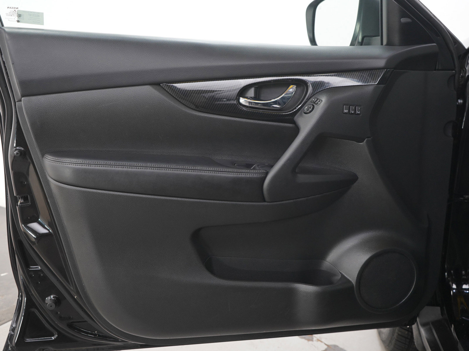 Used 2020 Nissan Rogue SL w/ Premium Package image 19