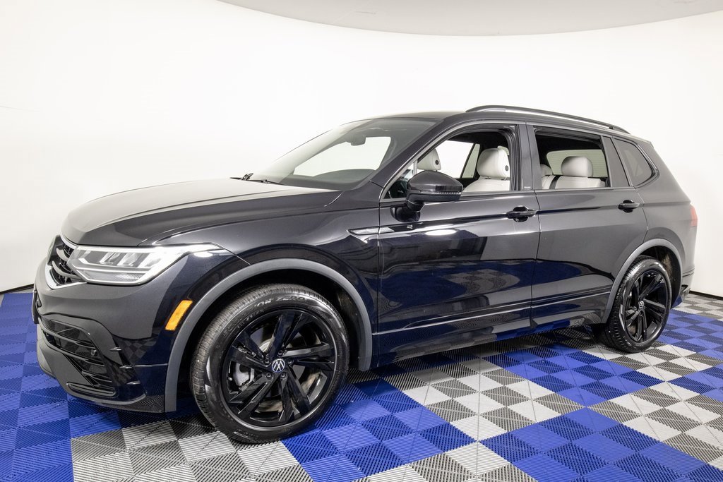 Used 2024 Volkswagen Tiguan SE R-Line