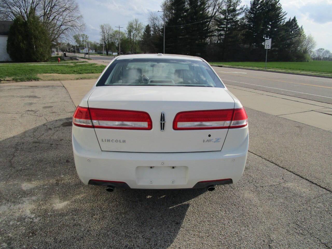 Used 2012 Lincoln MKZ image 4